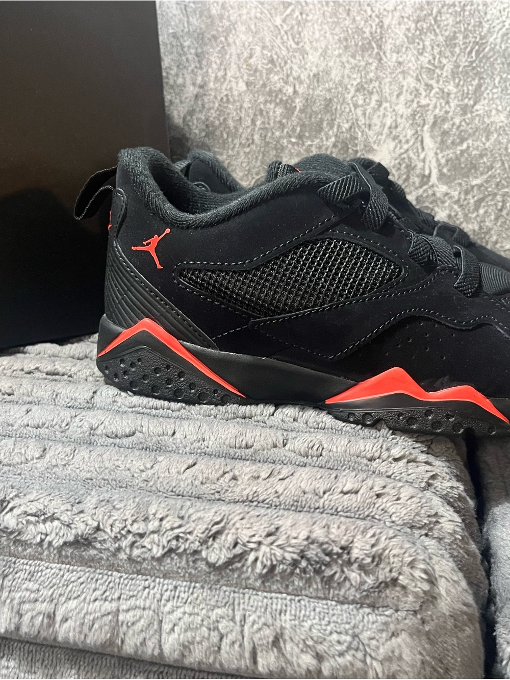 Jordan Kids Black and Red Low-Top Sneakers